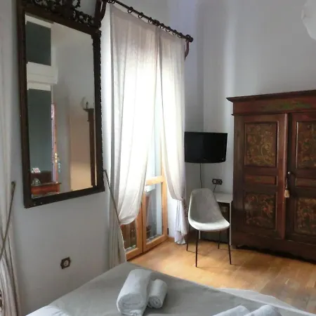 Les Monges Palace Boutique لقنت