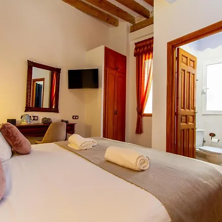 Les Monges Palace Boutique