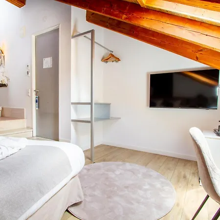 Les Monges Palace Boutique Hotel 3*